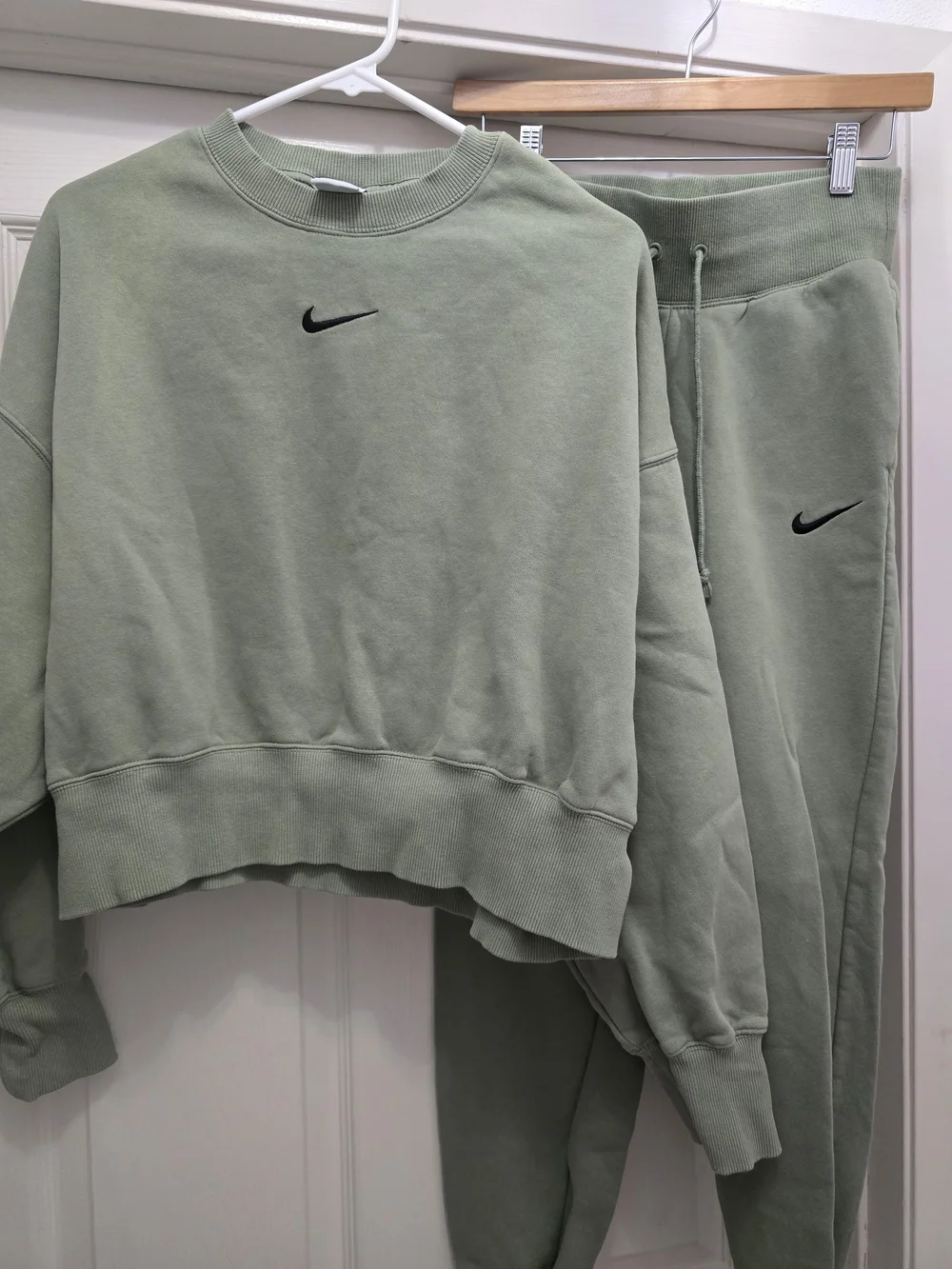 Nike Junior Womens Olive Green Fleece Sweatshirt & Joggers Set